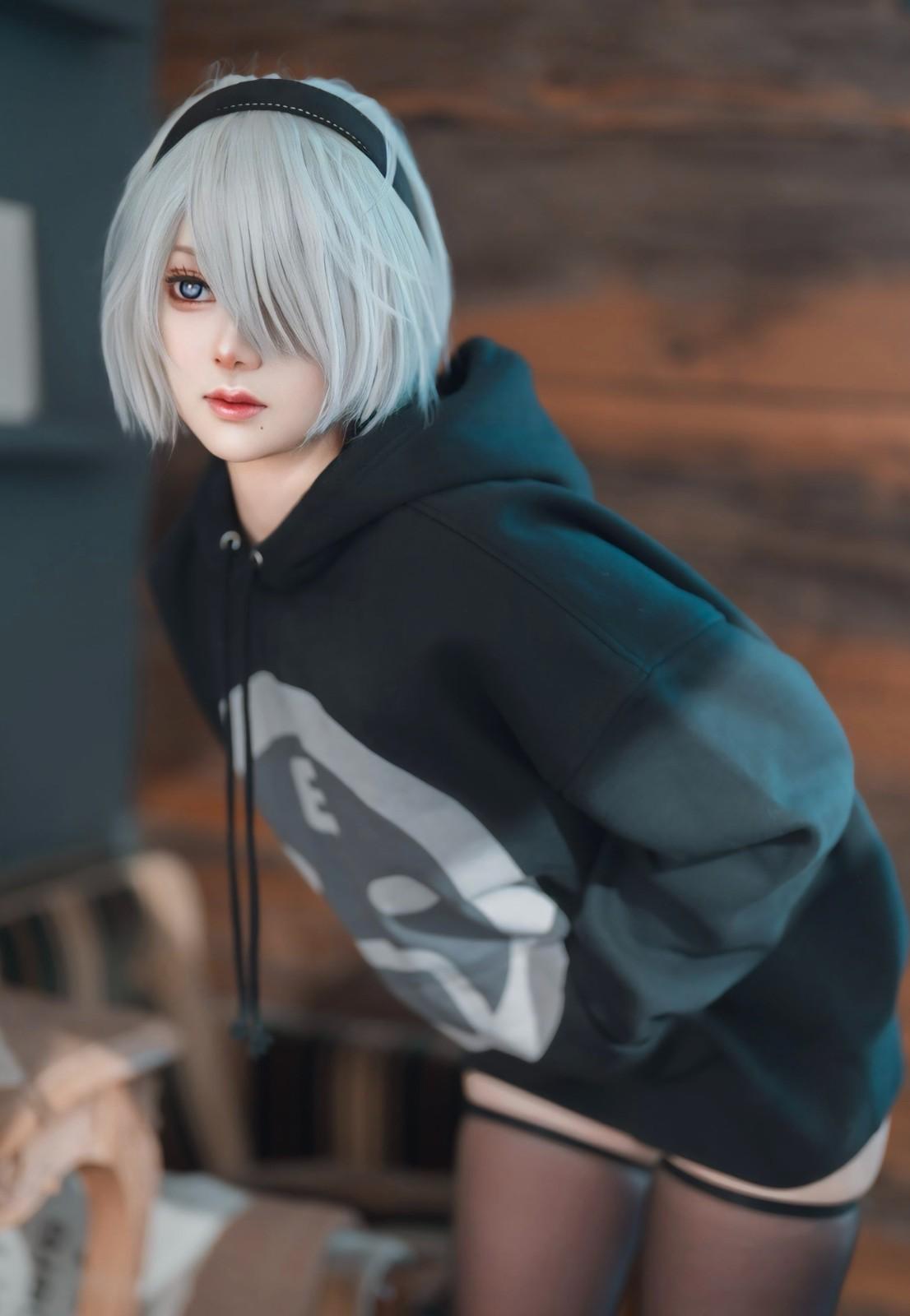 日本美女COS《尼爾》2B黑絲誘惑美圖 極致肉腿吸引目光