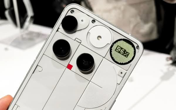 Nothing Phone (3) 正式發表　配備四顆 5000 萬鏡頭與創新後置點陣副屏幕