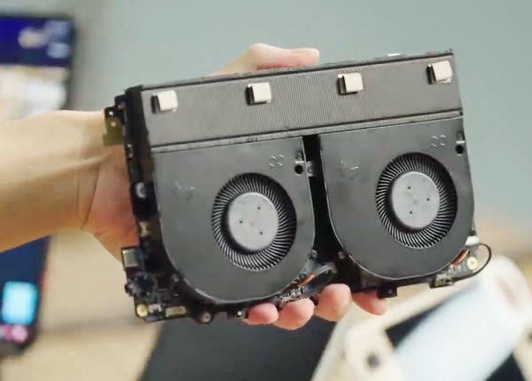 Ayaneo Next 2 手提遊戲機曝光 配備 Ryzen Strix Halo 晶片與雙風扇散熱設計