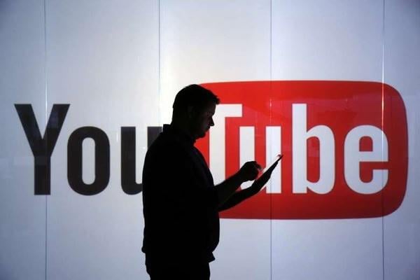 YouTube 8 月起美國試行 AI 年齡檢測防止未成年人觀看限制內容