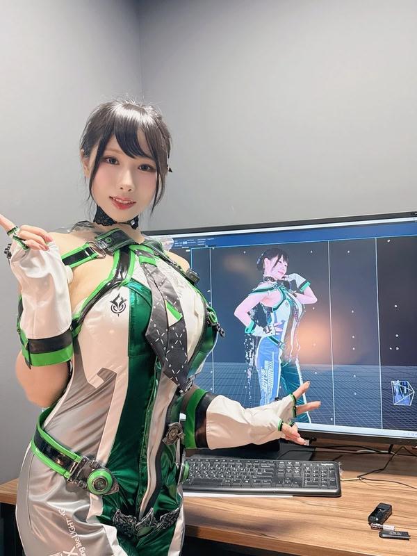 日本 Coser HaneAme 造訪 Shift Up 體驗 3D 掃描