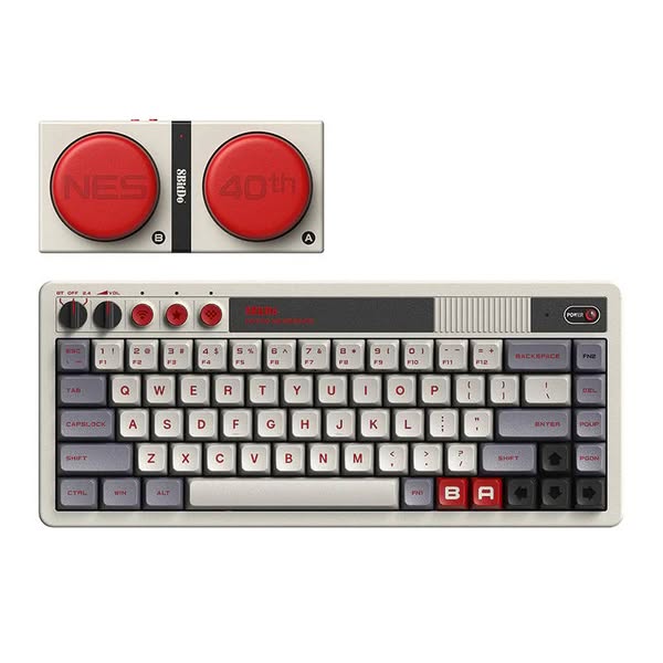 鍵盤隨附兩個超大型外接按鍵（圖片來源：8BitDo）