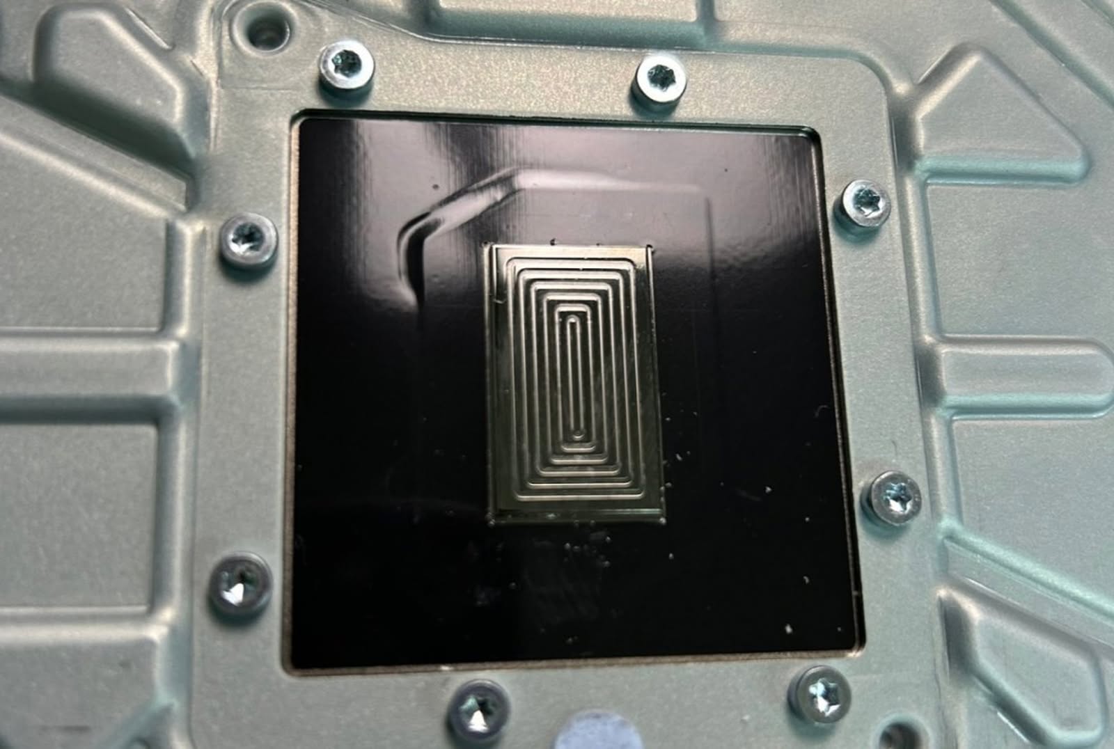 PS5 這批型號散熱改良被揭　採用與 PS5 Pro 一致的液金防漏設計