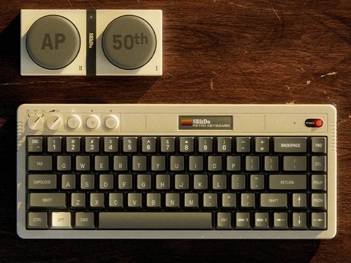 8BitDo Retro 68 推 Apple 50週年限定版　復古 Apple II 設計登場